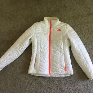 Light winter north face jacket